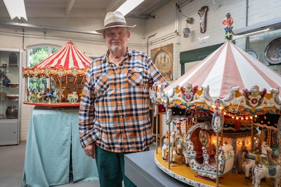 De haren van zijn zussen maakten de draaimolen van Pieter Arts pas echt af