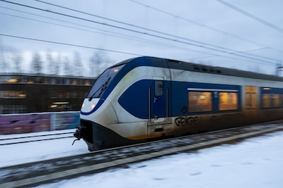 LIVE sneeuw | NS zet morgen minder treinen in, Breda sluit alle binnensportlocaties