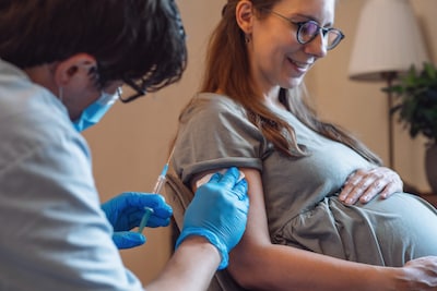 Zwangere personen in Overbetuwe kiezen minder vaak voor de DKT-prik