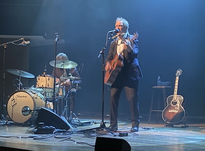 Alex Roeka sluit toer Nachtcafé af in theaters in Wijk bij Duurstede en Austerlitz