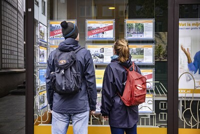 Stijgende lonen en dalende rente maken huizen (nog) duurder: gemiddelde prijs bijna 10 procent hoger dan vorig jaar