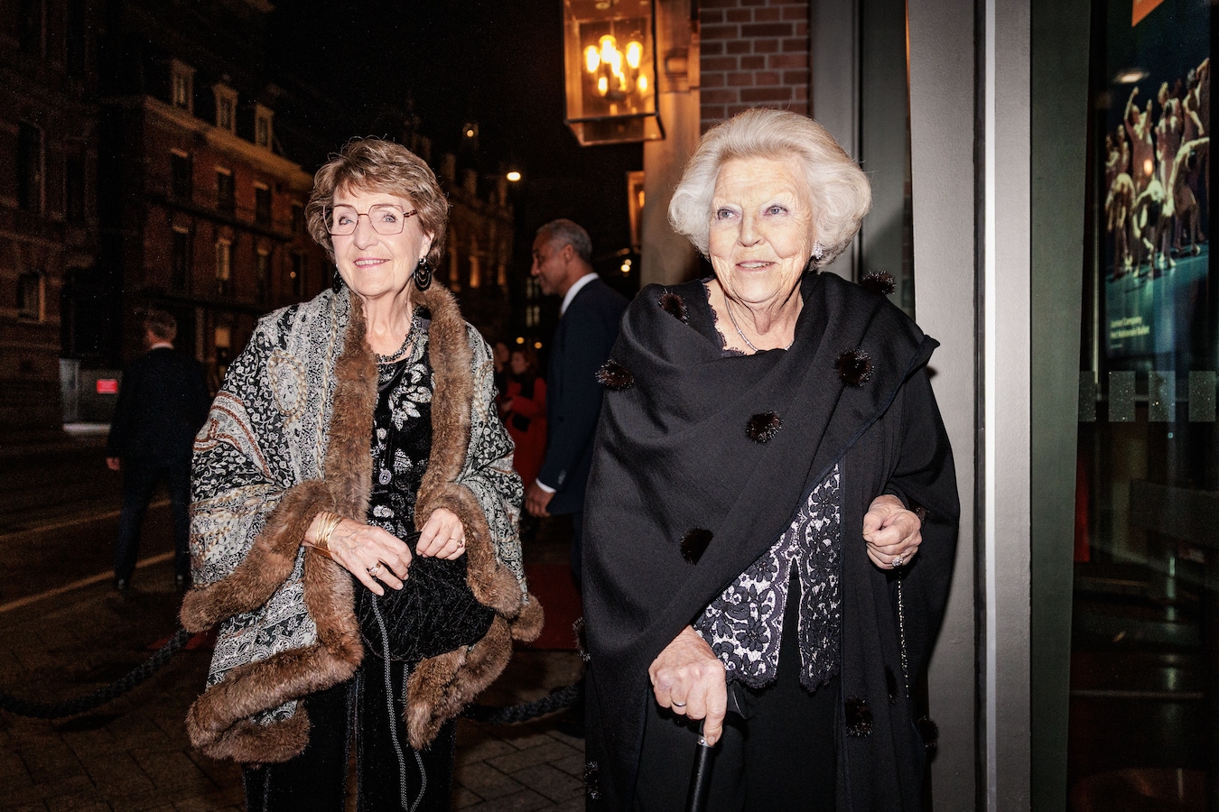 Prinsessen Beatrix en Margriet stralen op Nederlands Balletgala | Foto ...