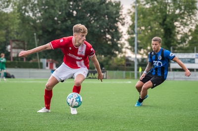 Vier doelpunten in één helft voor Achilles-aanvaller Verkuijlen • JVC Cuijk kruipt met ‘good old’ Öz