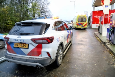 Automobilist botst bij wegrijden van tankstation met andere bestuurder in Rumpt