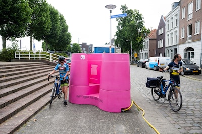 Plassen in de vrouwelijke tegenhanger van de plaskrul op de Vierdaagse: werkt dat een beetje?