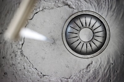 Hoger beroep over uitkeringsfraude: ‘Als je één keer per dag de wc doortrekt, verbruik je al meer wa