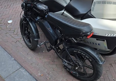 Politie betrapt in Oss drie bestuurders zonder rijbewijs en neemt fatbike in beslag