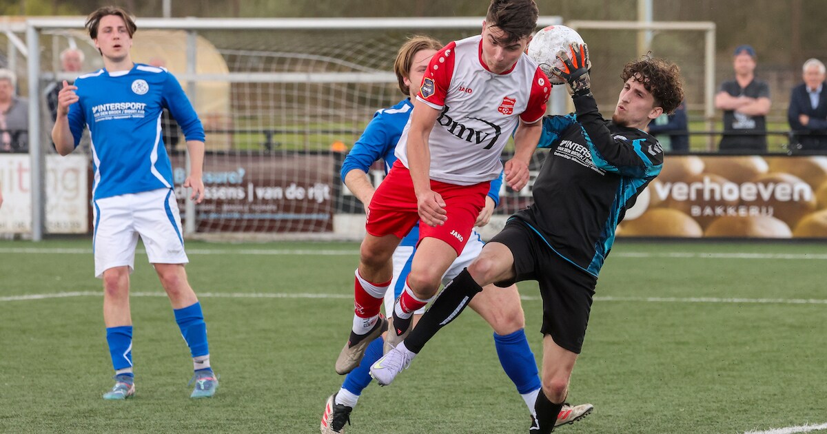 Steensel zorgt met rechtsbuiten op doel voor bijna-stunt: ‘Dit was eens, maar nooit meer’