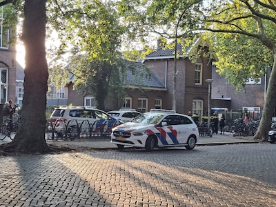 Vader van bestolen jongen gaat met mes verhaal halen bij vermoedelijke dief bij opvang in Nijmegen