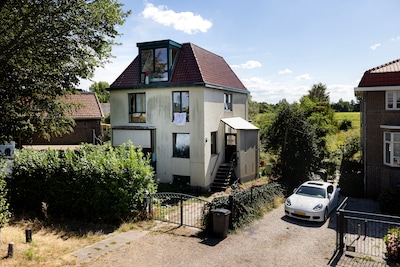 Deze villa is verkocht, maar kan niet geleverd worden vanwege krakers: ‘De buren hebben ons bedankt’