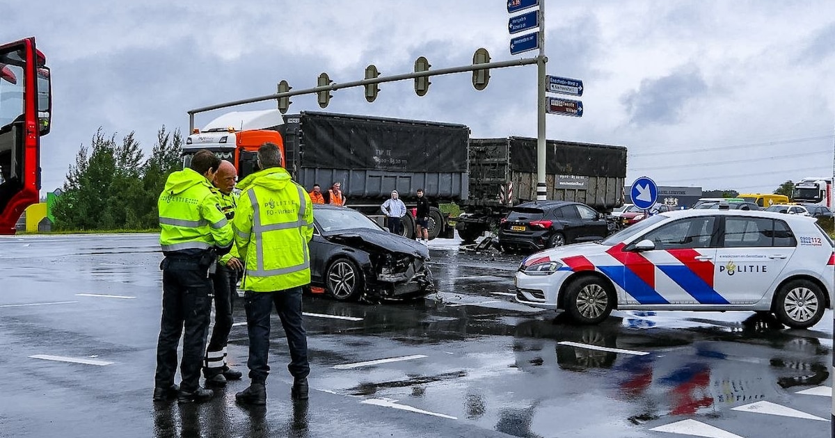 Zware aanrijding bij kruising N18 en aansluiting met A35