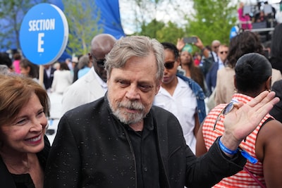 Lichtzwaard van ‘Luke Skywalker’ voor recordbedrag geveild