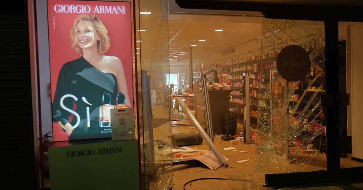 Ramkraak bij winkel in Boxmeer leidt tot forse schade: daders gevlucht