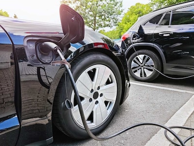 Waarom de energierekening gemiddeld 141 euro stijgt, en daarna niet gaat dalen: ‘Stroomnet is overvol’
