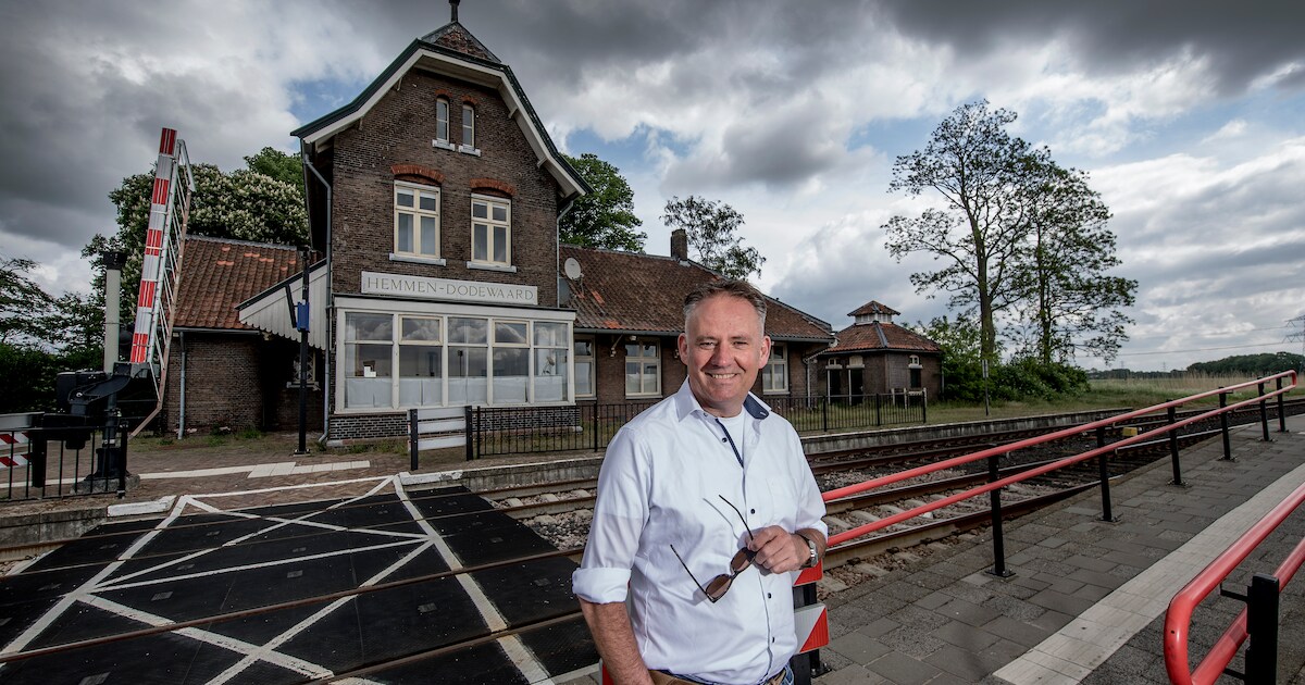 Logeren in historisch stationspand Hemmen-Dodewaard; en wellicht zelfs in een wagon
