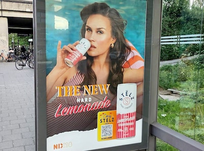 Drankproducent Stëlz past reclame aan na kritiek op nieuwe poster