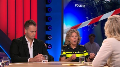 KIJK | Korpschef vertelt bij Eva Jinek dat agenten in Overasselt elkaars leven redden