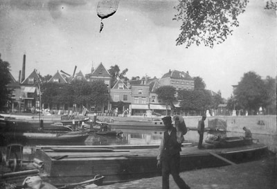 Een onherkenbaar stukje Utrecht: hoe haven het Leidse Veer veranderde in stationsgebied Smakkelaarsv