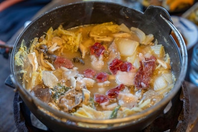 Japan heeft last van beren en daarom worden ze opgegeten: ‘Hoe meer je kauwt, hoe lekkerder het wordt’