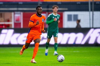 LIVE | Elf andere namen bij Jong Oranje, fouten van Bogarde niet afgestraft door Litouwen