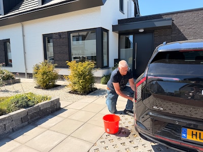 Op dit eiland heeft bijna iedereen een auto: ‘Sommige jongeren kopen er al een vóór hun rijbewijs’