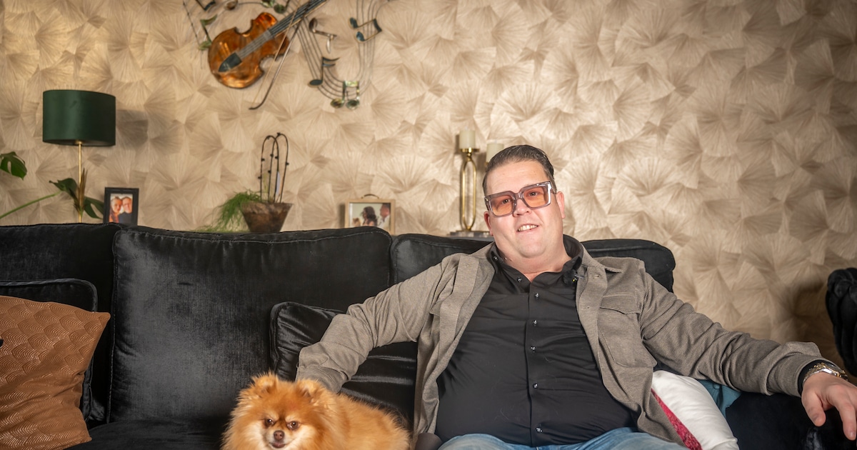 Als een Nederlandse Elton John zingt Rutger van Barneveld voor 35.000 mensen in GelreDome, een dag l