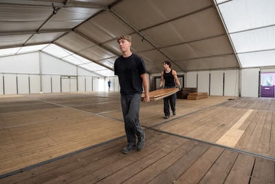 Grote artiesten én blaascontroles: dit moet je weten over de tentfeesten in Huissen