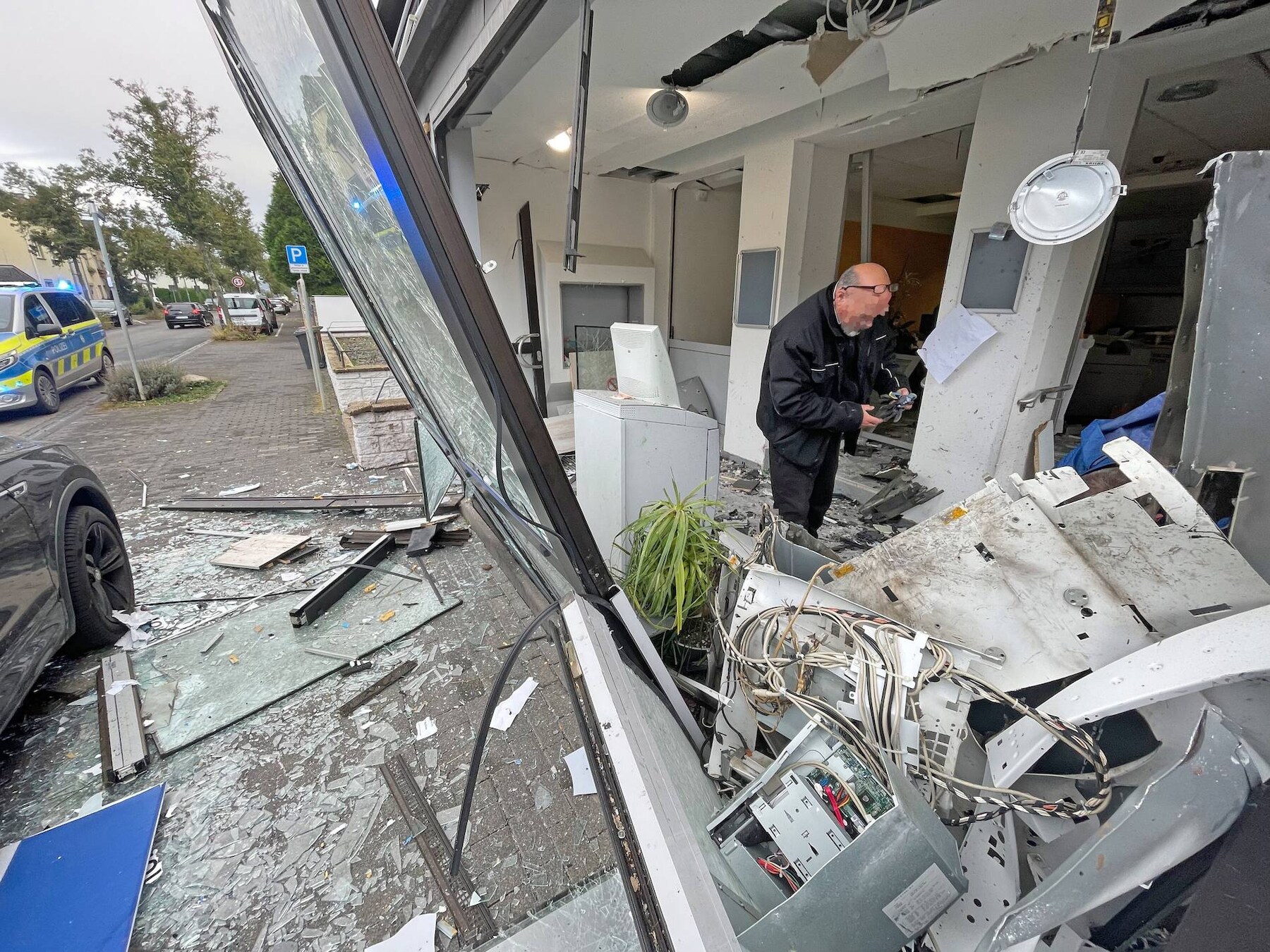 De ravage na een plofkraak in Duitsland.