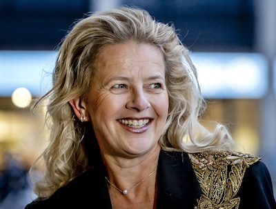 Prinses Mabel blikt terug op overlijden van haar zus en prins Friso: ‘Het is soms wel heel donker geweest’