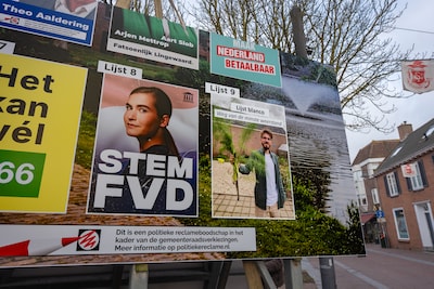 Bedrijf maakt verkiezingsborden voor het hele land, maar gaat in eigen gemeente de mist in: ‘Onze fout’