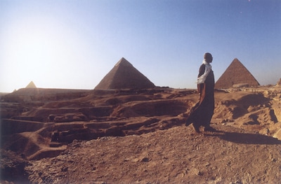 De man die beweerde dat aliens de pyramides hebben gebouwd, is overleden