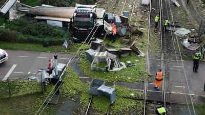 ProRail komt met waarschuwing na ongeluk: liever schade aan slagboom dan mensenleven in gevaar