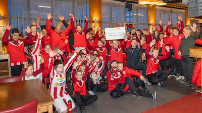 Beuningse sporthelden krijgen ‘thuis’ prijzen uitgereikt