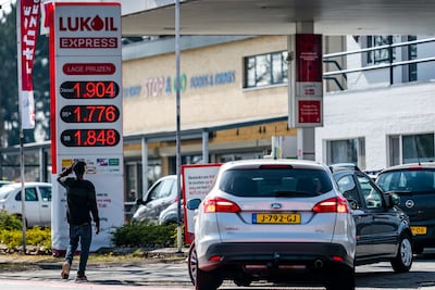 Niet alleen in Nederland, maar ook in tankparadijs België gaat de benzineprijs omhoog