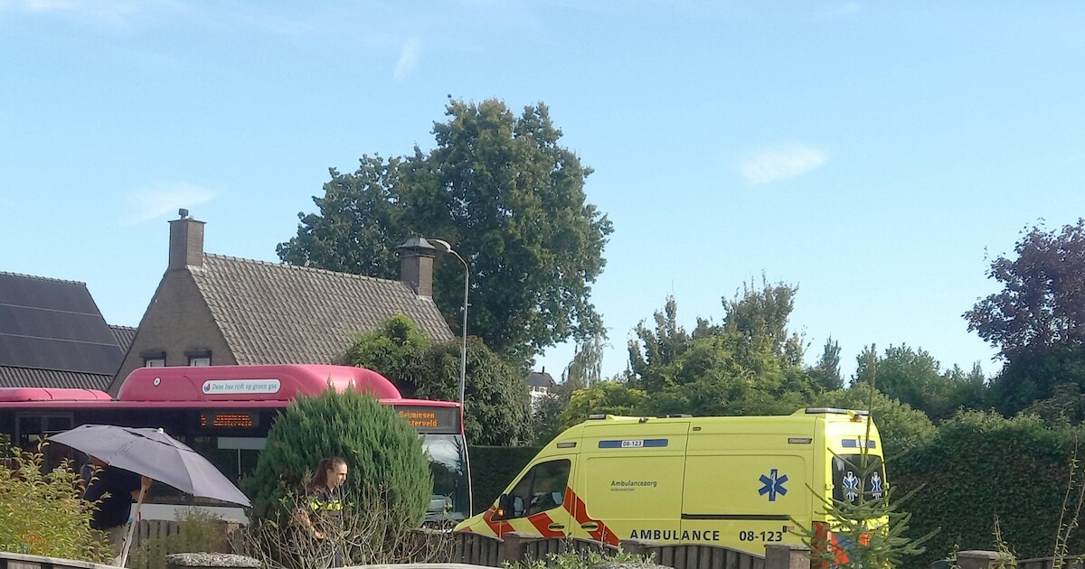 Oudere fietser gewond bij aanrijding op rotonde in Groesbeek