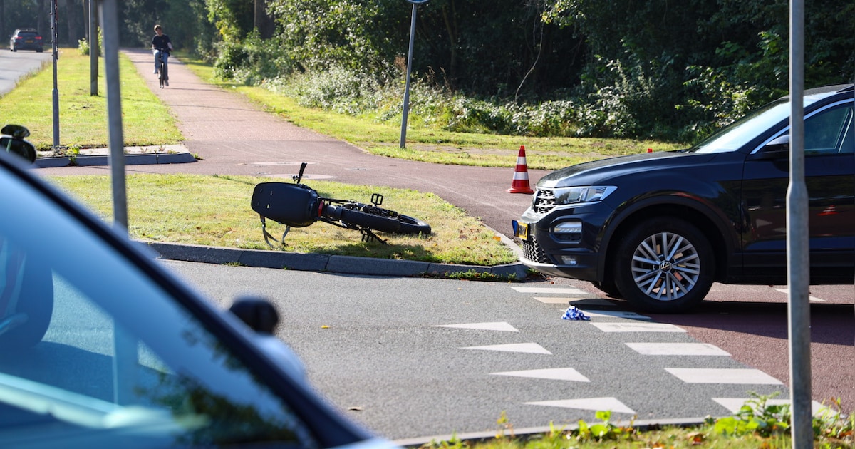 Moeder ernstig gewond bij aanrijding met fatbike in Arnhem, kind ongedeerd.