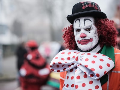 Carnavalskater geen geldige reden om je ziek te melden: ‘Werkgevers zijn niet op hun achterhoofd gevallen’