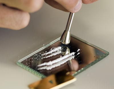 Duivense burgemeester sluit woning in Groessen na vondst drugs en wapens