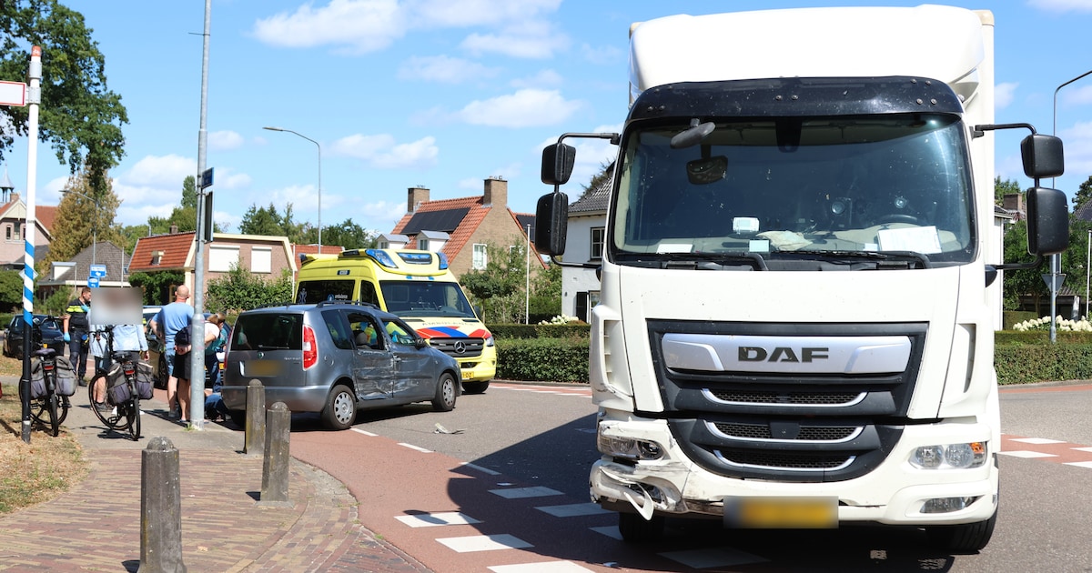 Gewonde bij botsing tussen auto en vrachtwagen in Twello