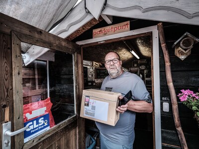 PostNL-klanten staan continu voor niks aan de deur bij ‘spookpakketpunt’ van Jan: ‘Ik wil geen mense