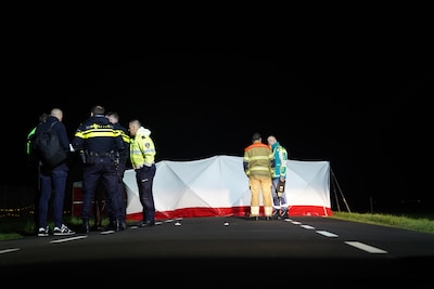 Lars (18) zat niet op zijn fiets toen hij werd overreden, bestuurder taxibusje blijft vastzitten