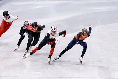 Jens van 't Wout snelt om magistrale wijze naar goud op 1000 meter shorttrack