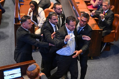 Speech Donald Trump in Israëlisch parlement verstoord, politicus afgevoerd: ‘Sorry, meneer de president’