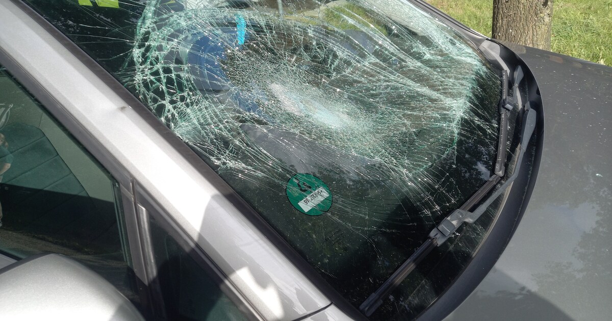 Wielrenner ernstig gewond bij botsing op Zevenheuvelenweg.