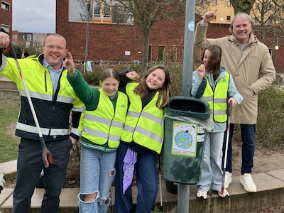Kinderraad basisschool Het Talent onthult gepimpte afvalbakken