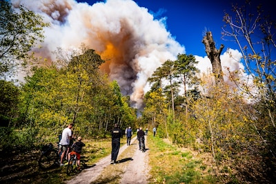 Grote natuurbrand bij militair oefenterrein op de Veluwe: dit weten we tot nu toe