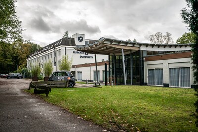 Vluchtelingen én starters gaan in deze gemeente mogelijk samen een hotel delen: ‘Zorgt voor wederzijds begrip’