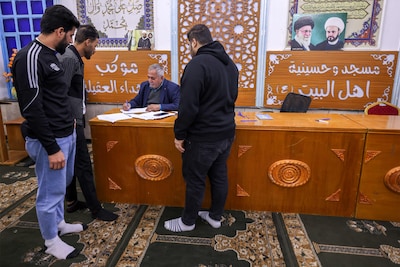 Trumps armada richting Iran: zoon van Opperste Leider sluist alvast miljoenen weg naar Dubai