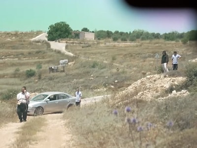 Israëlische kolonisten vallen Palestijnse vader en CNN-journalisten op Westbank aan met stokken en stenen