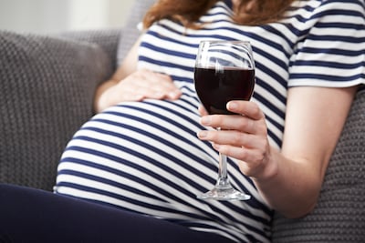Bijna de helft van de vrouwen drinkt alcohol vlak voor zwangerschap, een op de acht rookt of vapet nog